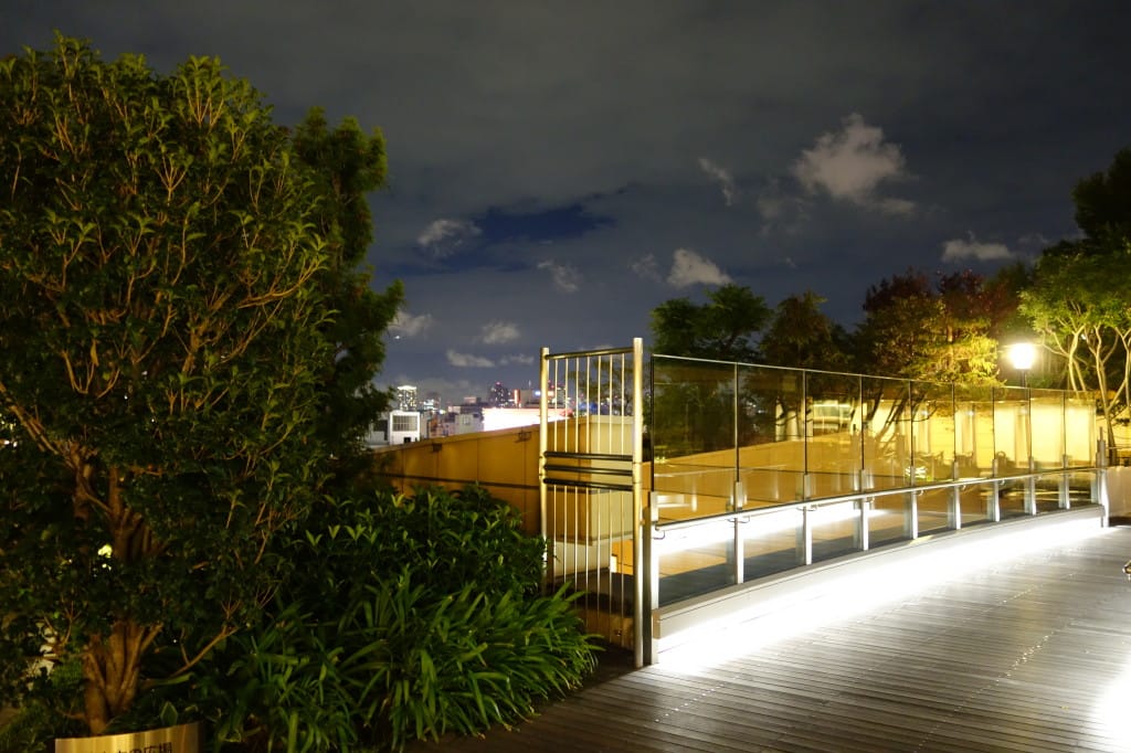 なんばパークス 7F橋 ちょい手前