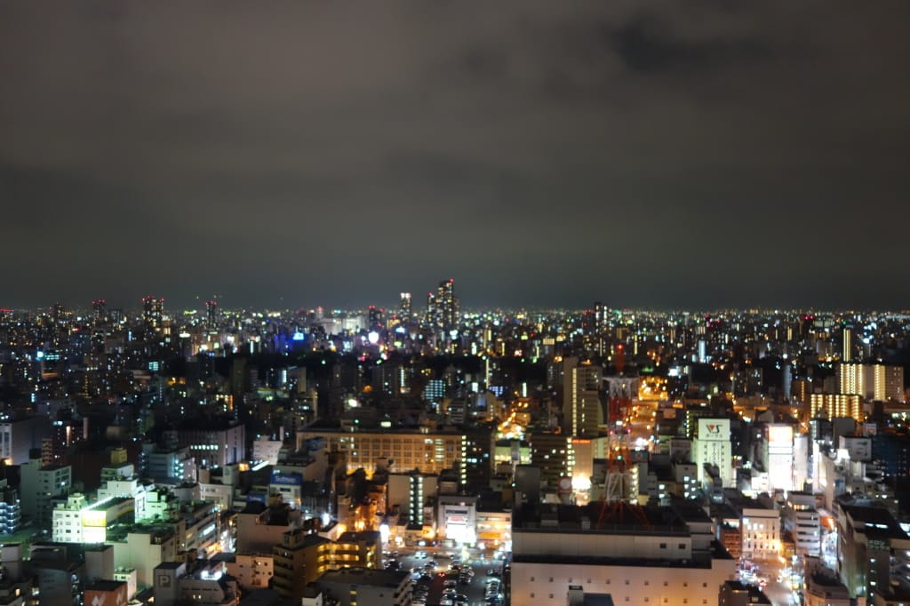 なんばから東の市街地 2014年9月5日 21:11 1/8sec. / F1.8 / ISO 800